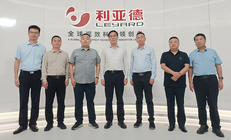 光山县县委书记李伟一行走访J9集团，共商文旅合作新蓝图